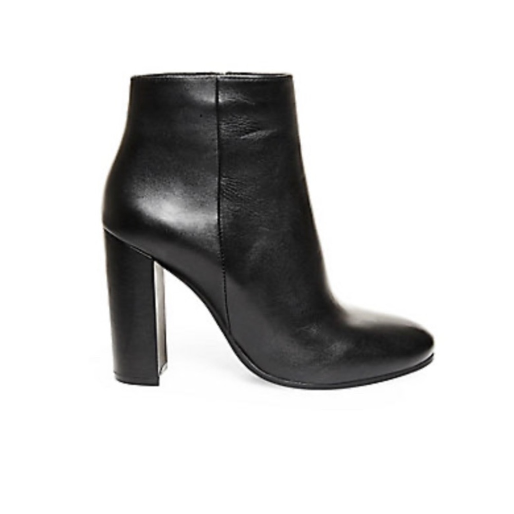 Steve Madden Tollani Booties